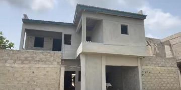 DJ Kedjevara et son épouse ont décidé d'offrir une maison a Dj Moasco