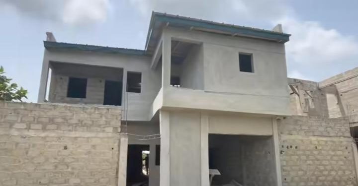 DJ Kedjevara et son épouse ont décidé d'offrir une maison a Dj Moasco