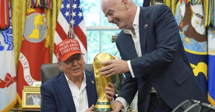 Donald Trump et Gianni Infantino