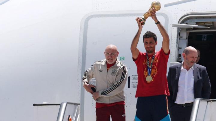 Les héros de la Roja ont retrouvé leur terre lundi 20 juillet 2026 après leur victoire historique contre l’Argentine